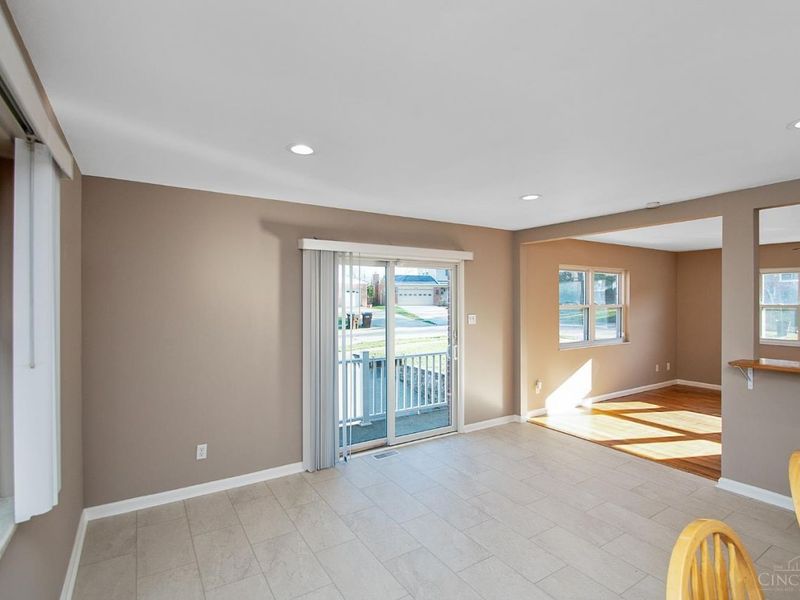 3433 Tolland Court, Green Township, OH 45248 Photo 12