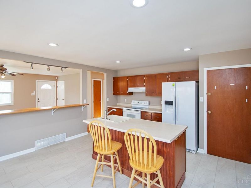 3433 Tolland Court, Green Township, OH 45248 Photo 15