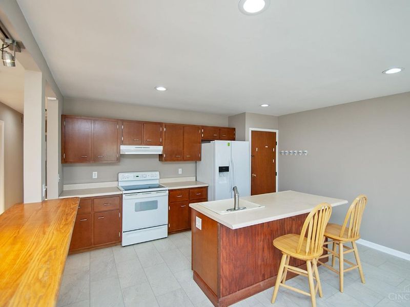 3433 Tolland Court, Green Township, OH 45248 Photo 16