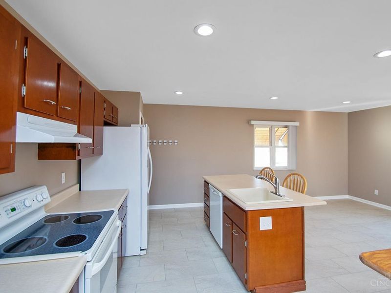 3433 Tolland Court, Green Township, OH 45248 Photo 17