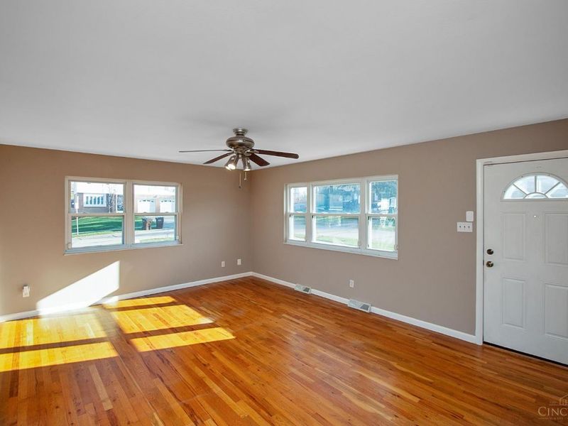 3433 Tolland Court, Green Township, OH 45248 Photo 5