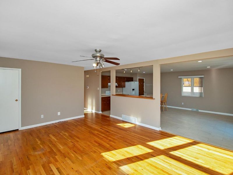 3433 Tolland Court, Green Township, OH 45248 Photo 6