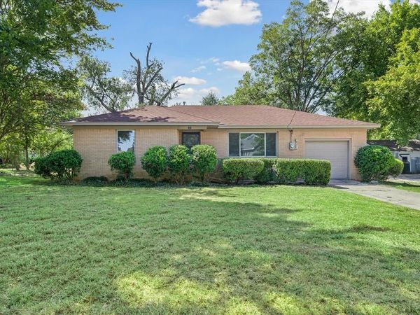 252 E Main Street , Van, TX 75790