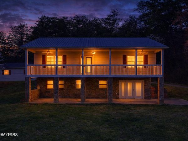 1429 Windsor Drive, Dandridge, TN 37725