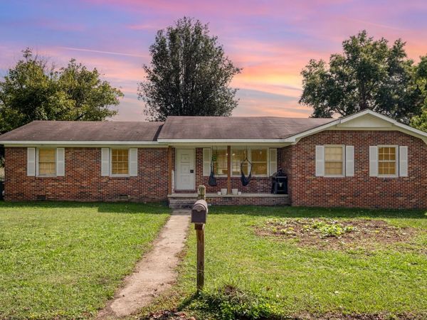 125 Morton Dr, Fayetteville, TN 37334