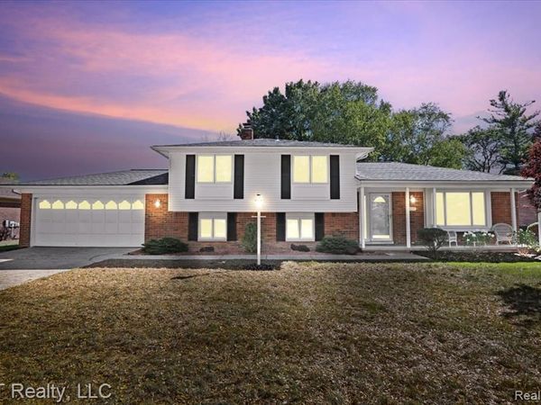 6378 Emerald Lake Drive, Troy, MI 48085