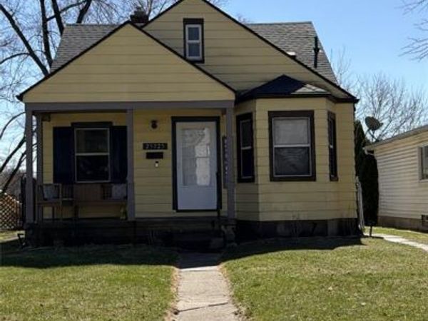 25325 Ivanhoe Avenue, Redford Twp, MI 48239