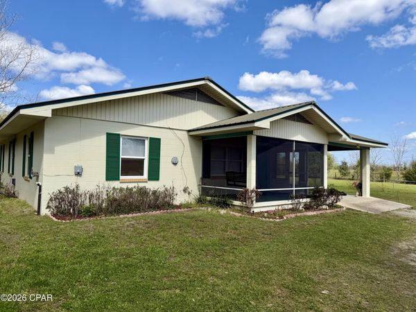 5352 Rocky Creek Road , Marianna, FL 32448