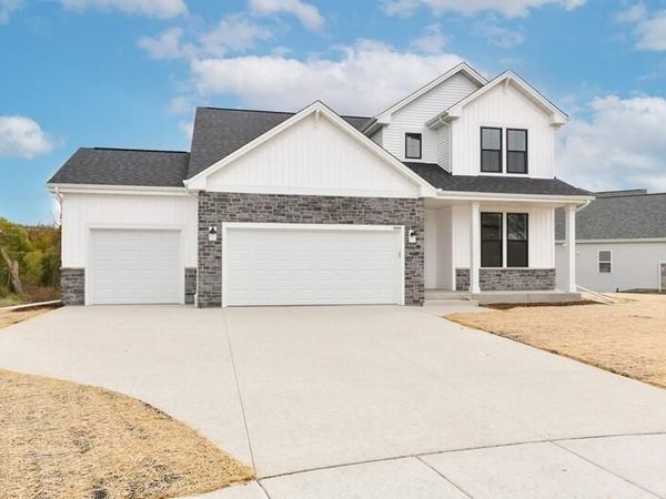 9546 S Bergamont DRIVE, Franklin, WI 53132
