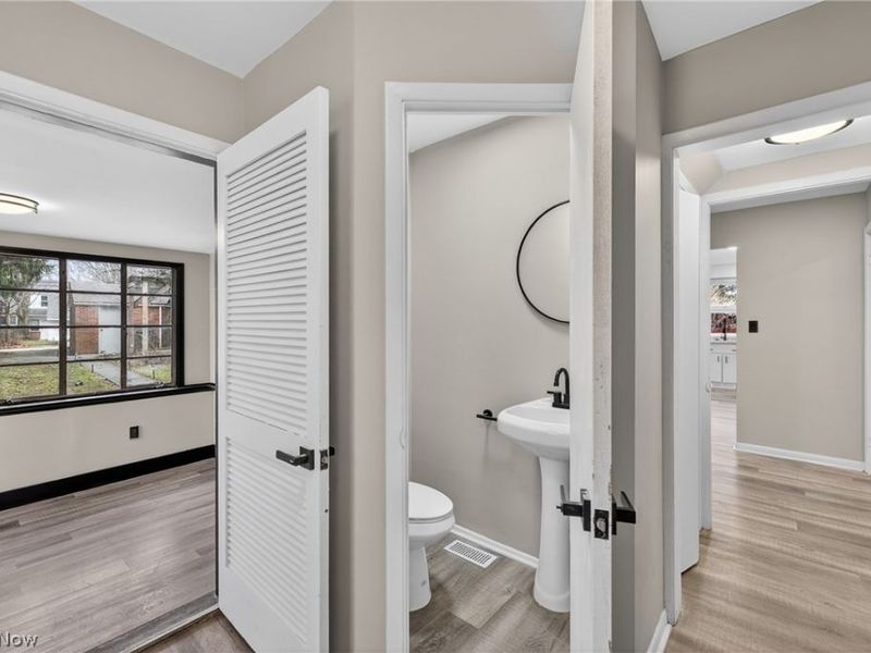 19871 Upper Valley Drive, Euclid, OH 44117 Photo 10