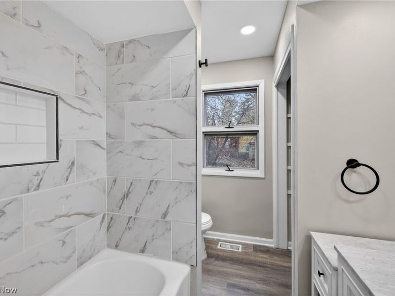 19871 Upper Valley Drive, Euclid, OH 44117 Photo 15