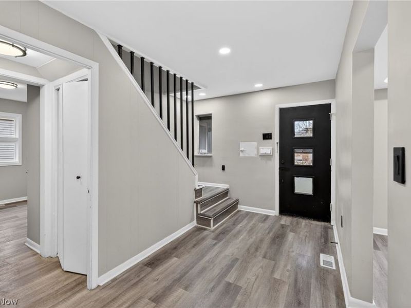 19871 Upper Valley Drive, Euclid, OH 44117 Photo 16