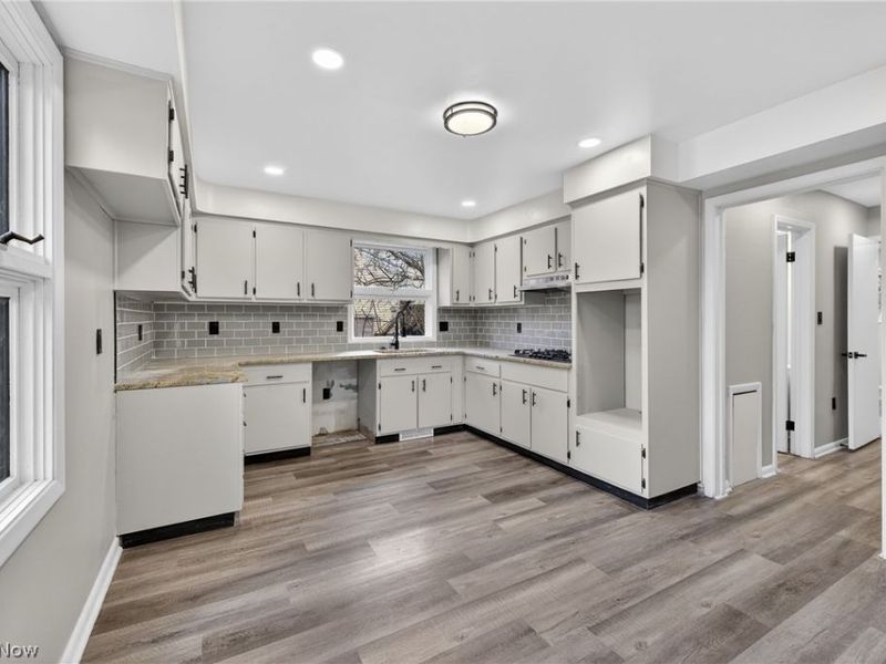 19871 Upper Valley Drive, Euclid, OH 44117 Photo 8