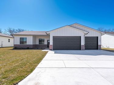 701 E Elmwood St, Park City, KS 67147