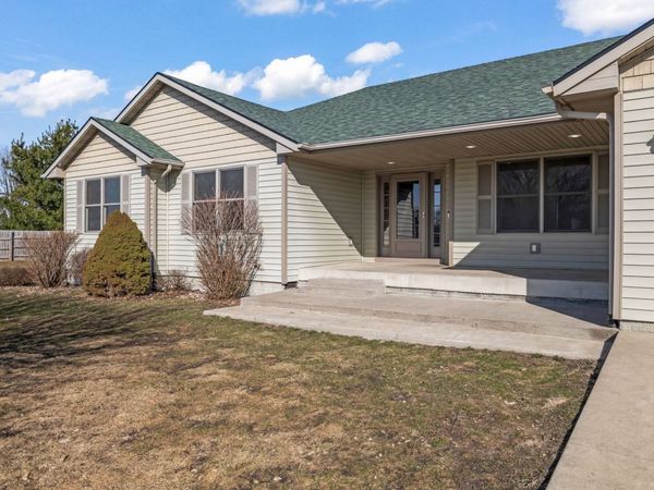 1400 Rock Creek Drive, Maxwell, IA 50161