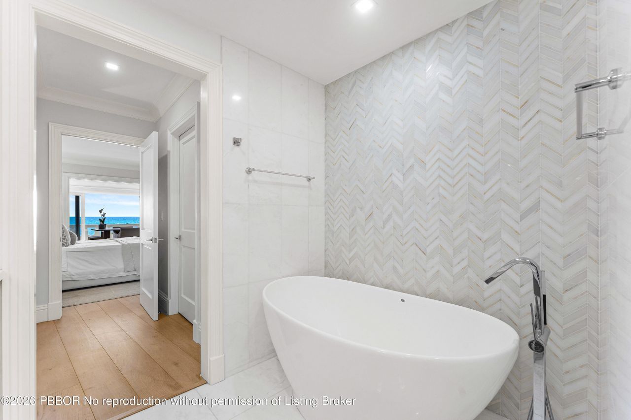 300 S Ocean Boulevard, Unit 2D, Palm Beach, FL 33480 Photo