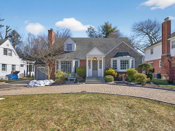 3 N Avalon Road , Great Neck, NY 11021