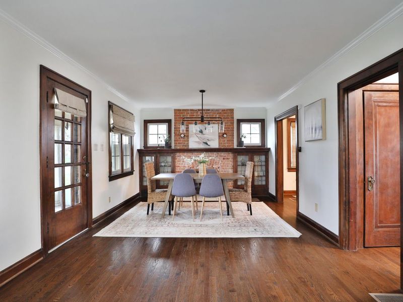 27 E Dunedin Road, Columbus, OH 43214 Photo 8