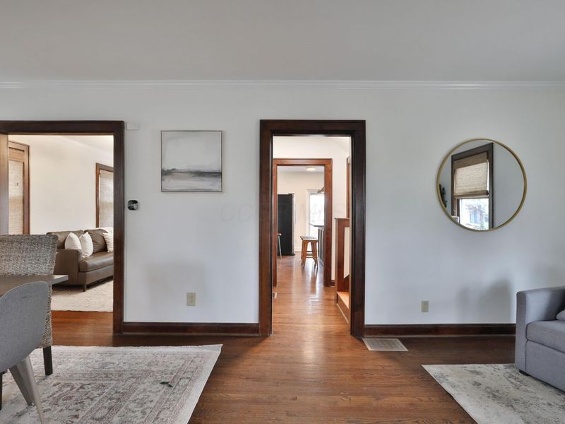 27 E Dunedin Road, Columbus, OH 43214 Photo 9