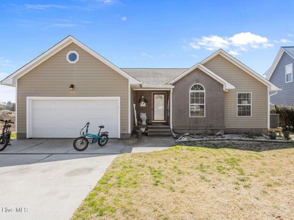 643 Riva Ridge Road , Sneads Ferry, NC 28460