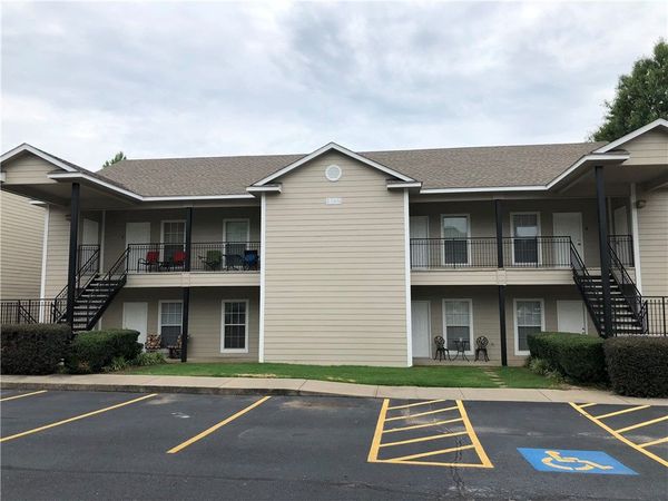 1766 N Gregg Avenue , Unit 5, Fayetteville, AR 72703