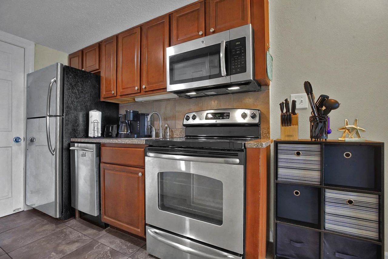 2001 S Ocean Blvd.  Photo 9