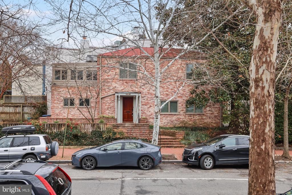 416 6th Street Se, Washington, DC 20003 Main Photo