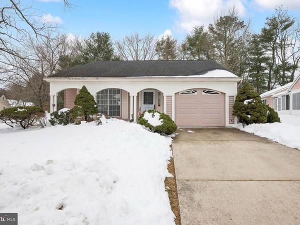 180 BUCKINGHAM DRIVE, SOUTHAMPTON, NJ 08088