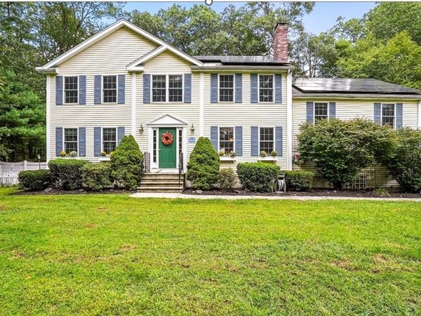 78 Milford St, Upton, MA 01568