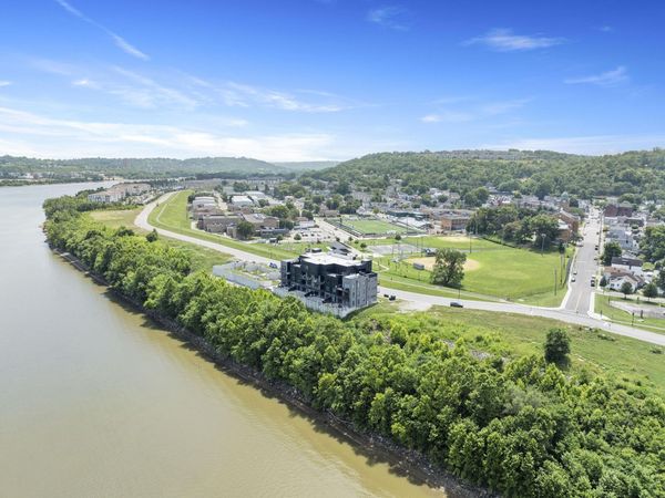 745 Manhattan Boulevard, Unit 203, Dayton, KY 41074