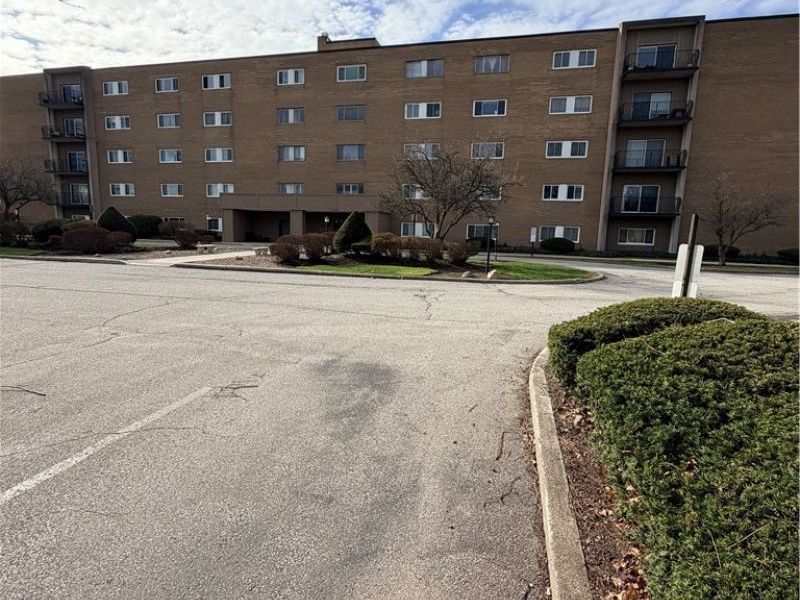 20333 Detroit Road, Unit 513, Rocky River, OH 44116 Photo 2