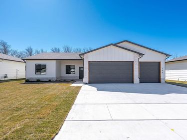 713 E Elmwood St, Park City, KS 67147