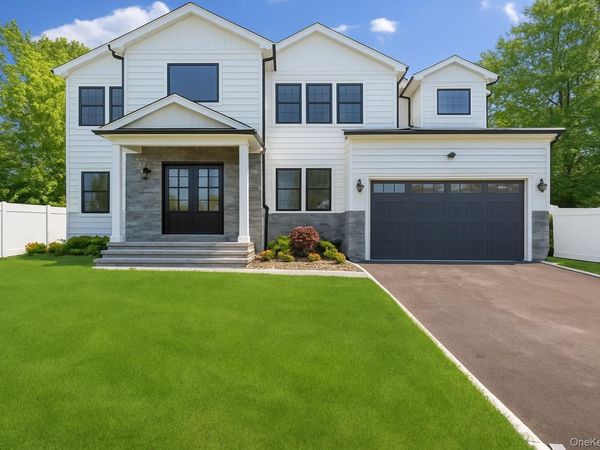 27A Belmont Circle, Syosset, NY 11791