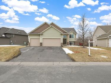 4920 159th Street N, Hugo, MN 55038