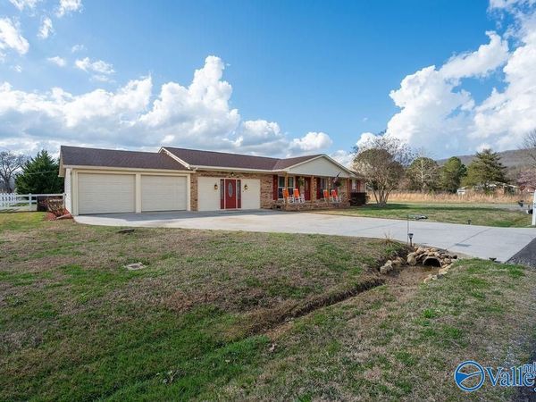 69 Robinwood Lane, Woodville, AL 35776