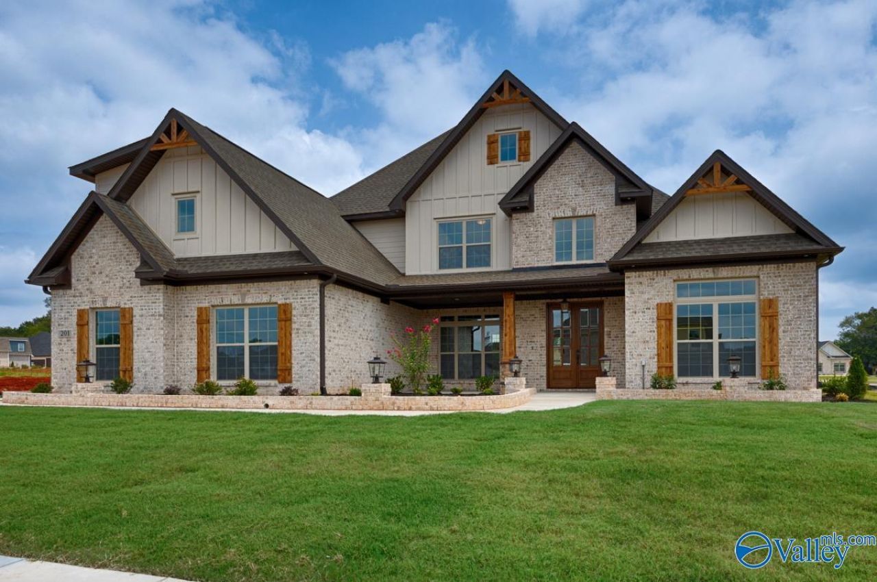 20949 Lakewood Drive, Athens, AL 35611 Main Photo