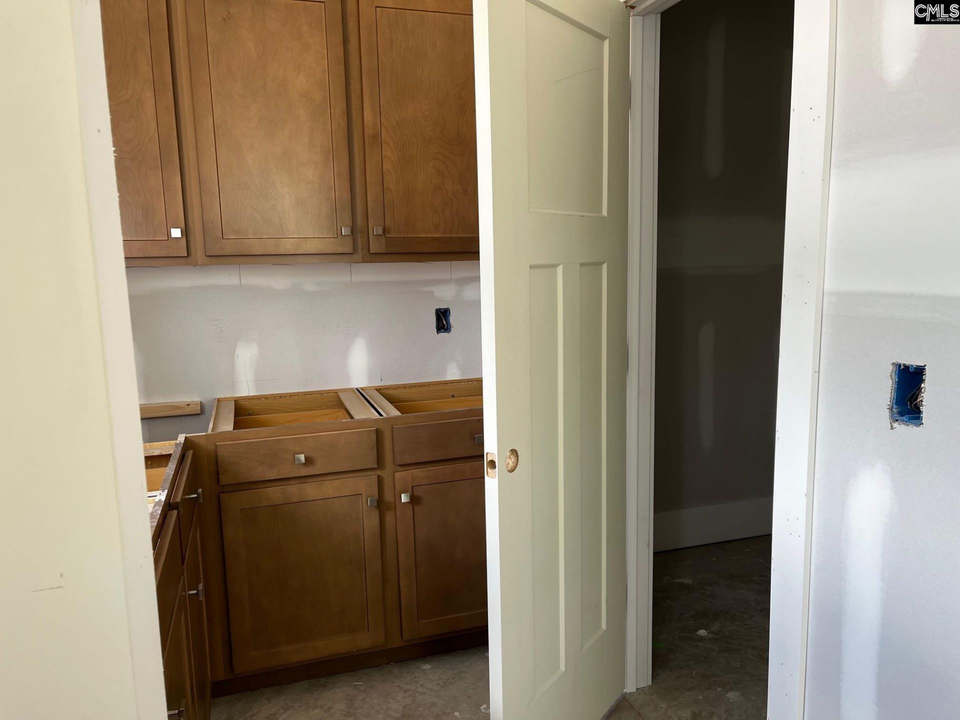 2027 Allan Crest Road Photo 10