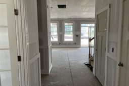 2027 Allan Crest Road photo 4