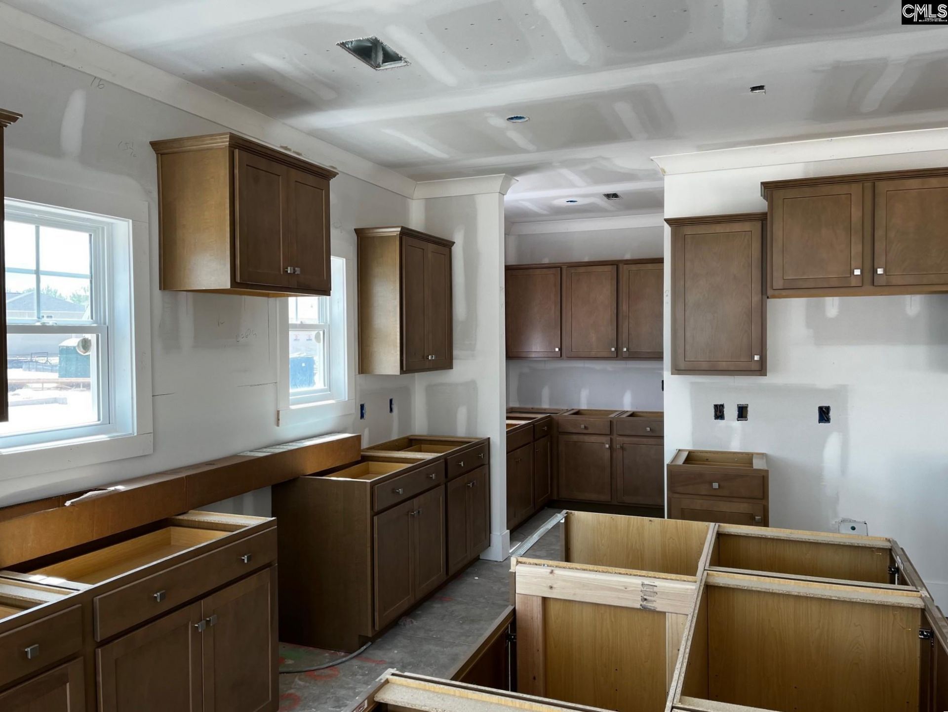 2027 Allan Crest Road Photo 9