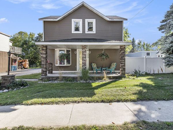 259 5th Avenue, Manistee, MI 49660