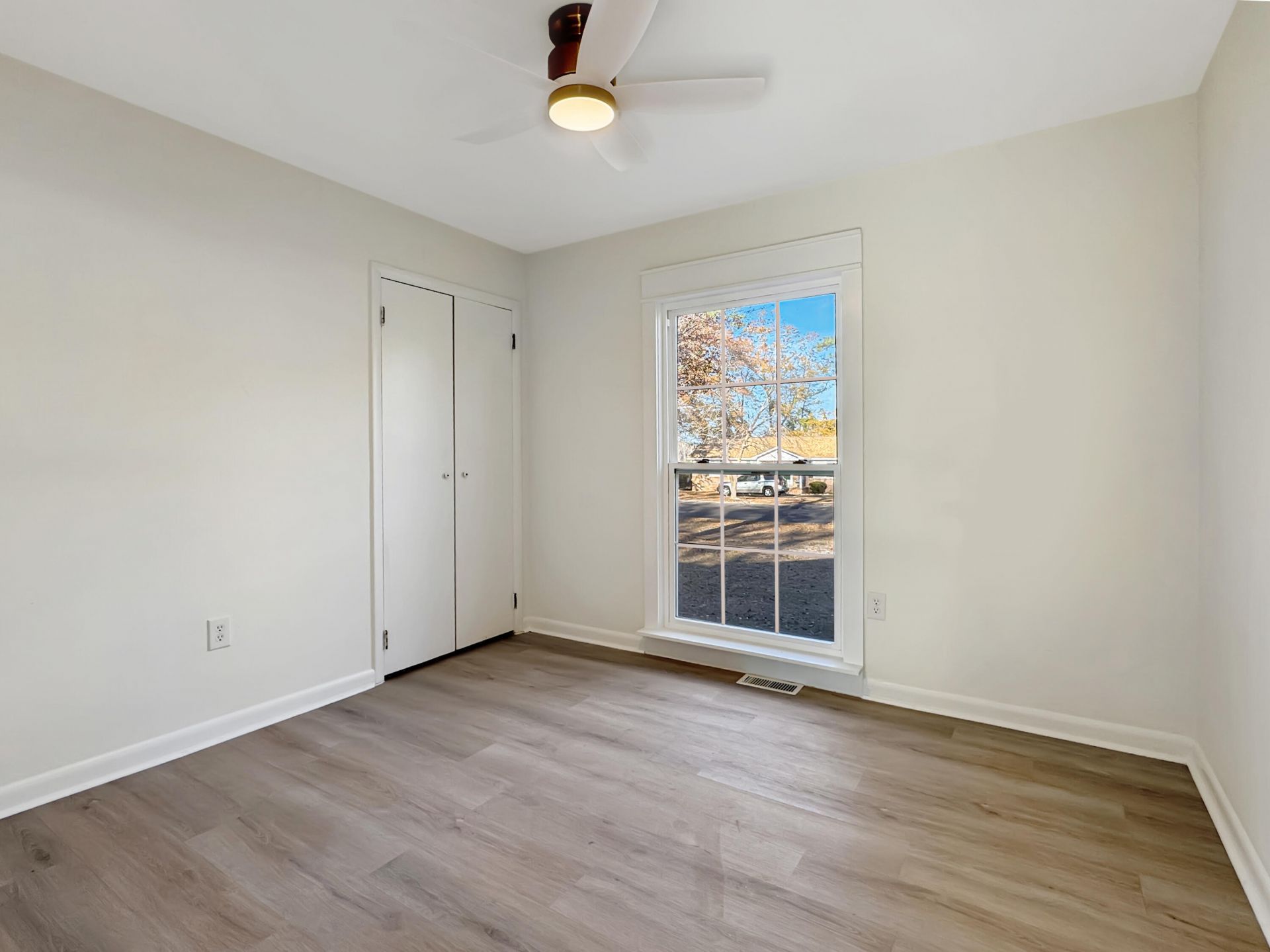 1185 Sheppard Road Photo 11