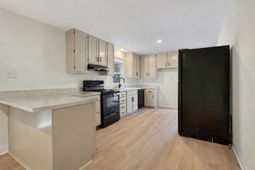 1185 Sheppard Road photo 4