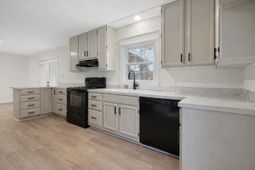 1185 Sheppard Road photo 4