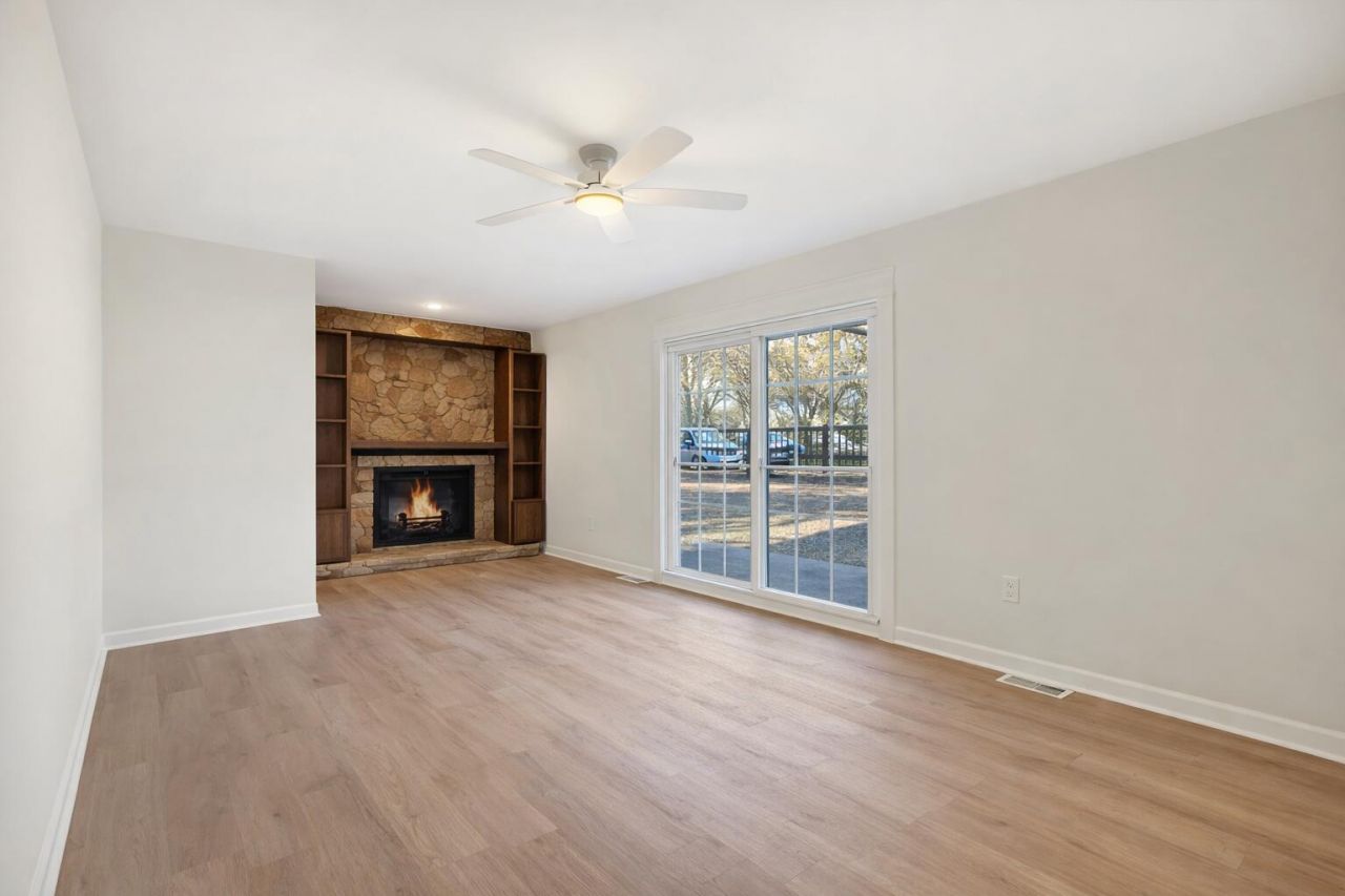 1185 Sheppard Road Photo 6