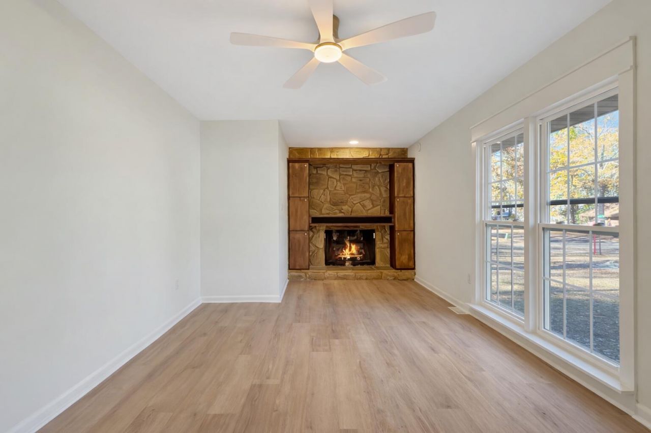 1185 Sheppard Road Photo 6