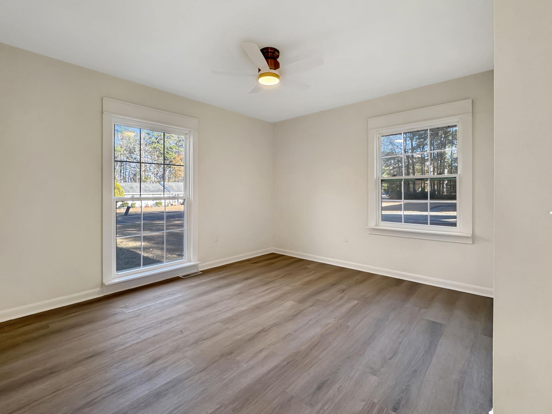 1185 Sheppard Road Photo 9