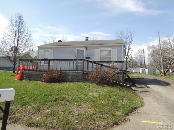 415 N Locust Street , Vandalia, IL 62471