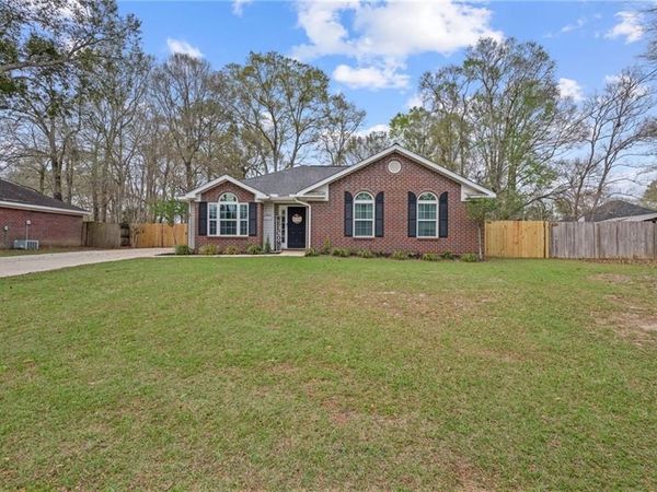 10654 Deakle Court, Grand Bay, AL 36541