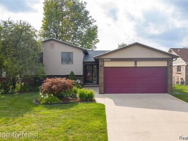 37223 NW Highlite Drive N, Sterling Heights, MI 48310