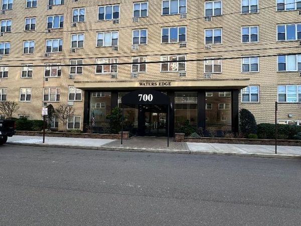 700 Shore Road, Unit 6EE, Long Beach, NY 11561
